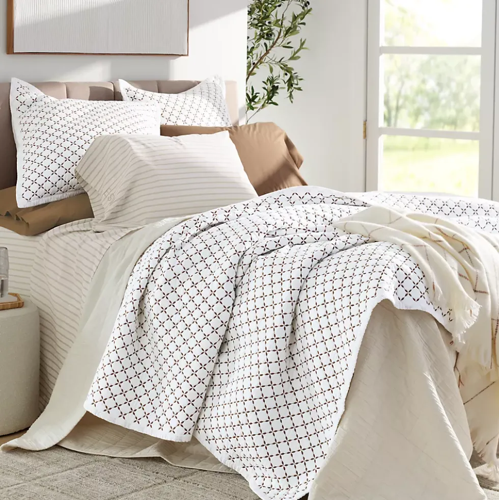 Embroidered Diamond Double Voile Quilt