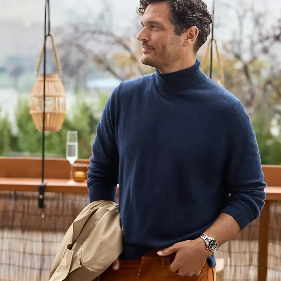 Men's Fine Gauge Cashmere Turtleneck Sweater