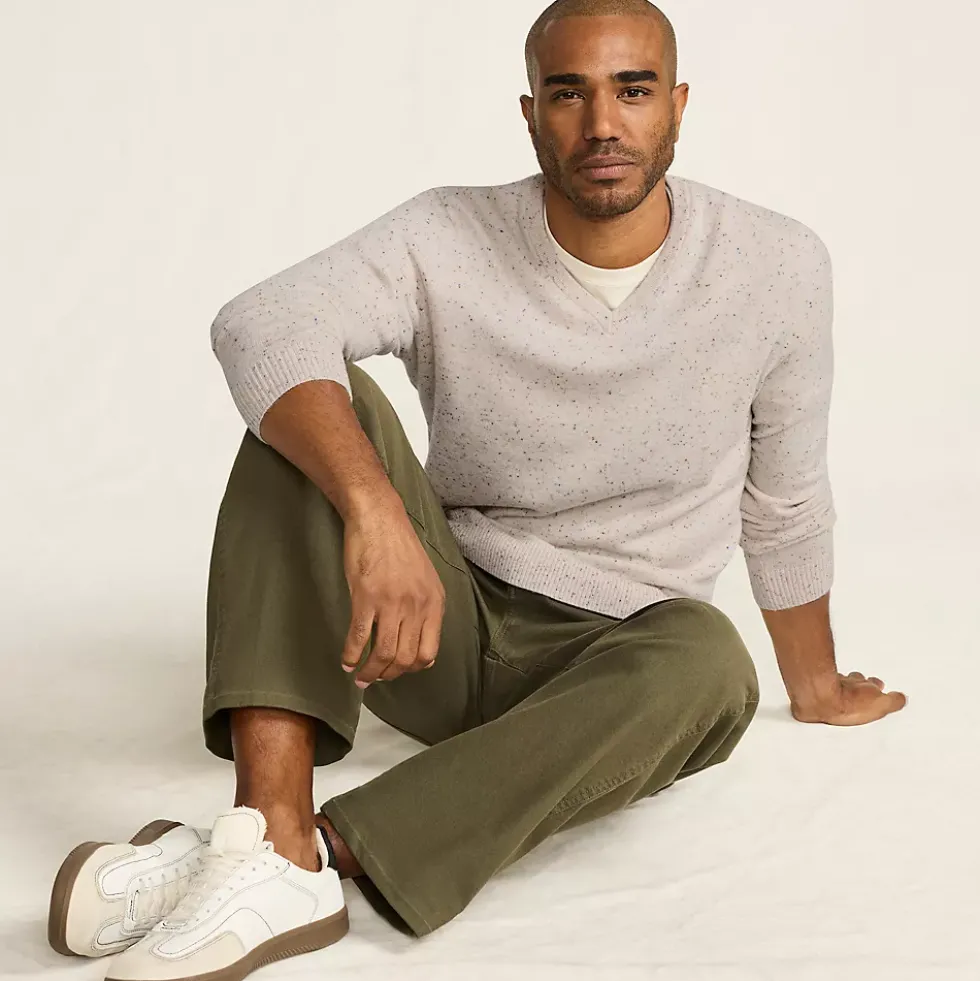 Men's Fine Gauge Cashmere V-neck Sweater