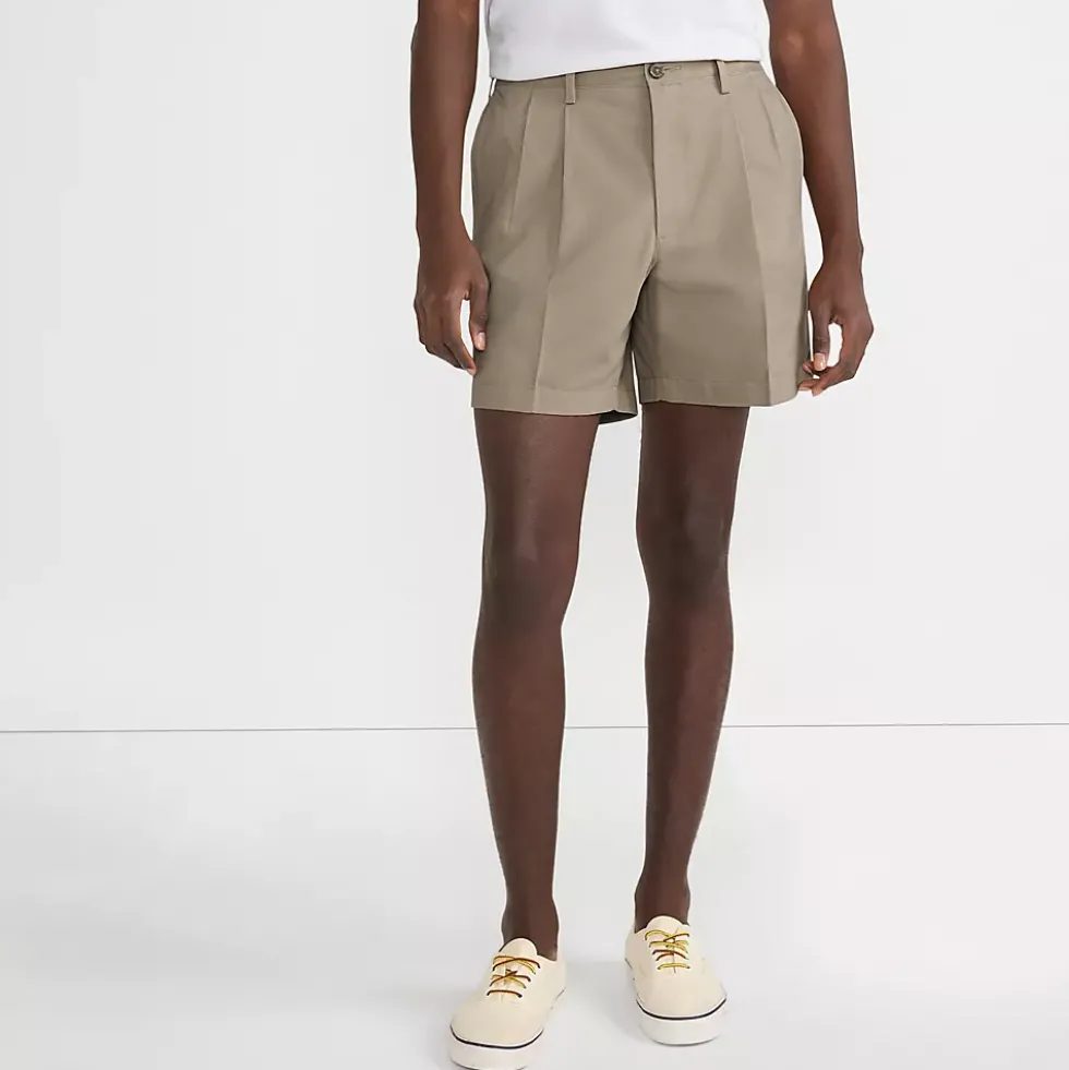 Men's No Iron 6" Comfort Waist Pleated Front Chino Short