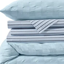 Textured Pattern Comforter