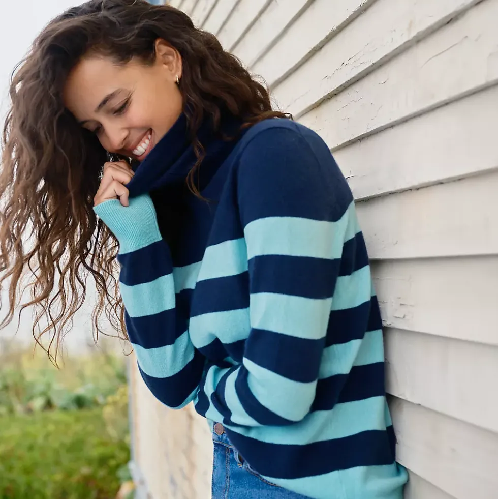 Women's Cashmere Turtleneck Sweater