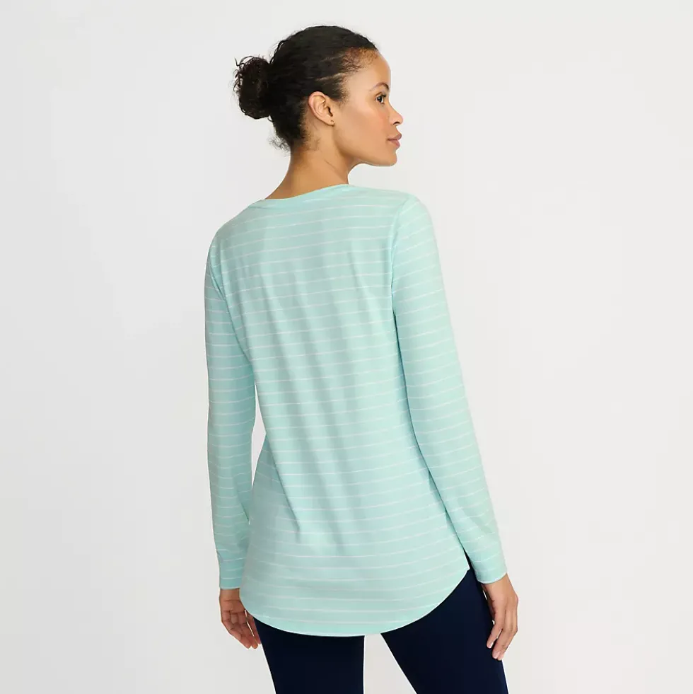 Women's Long Sleeve Power Performance Scoop Neck Curved Hem Tunic Tee
