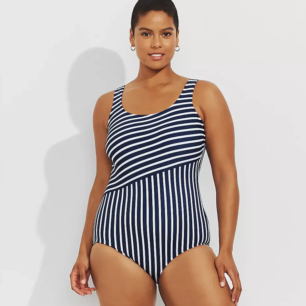 Women's Scoop Neck Tugless Sporty One Piece Swimsuit