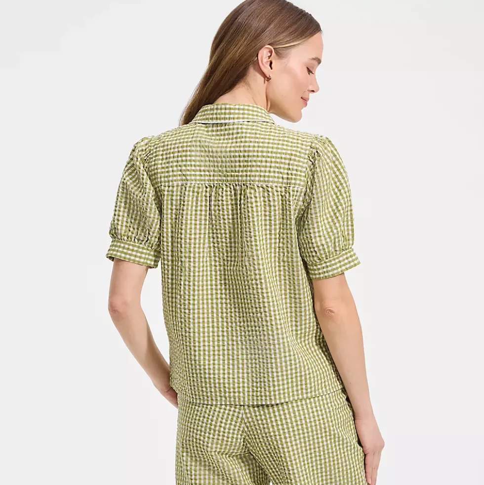 Women's Seersucker Peter Pan Collar Shirt