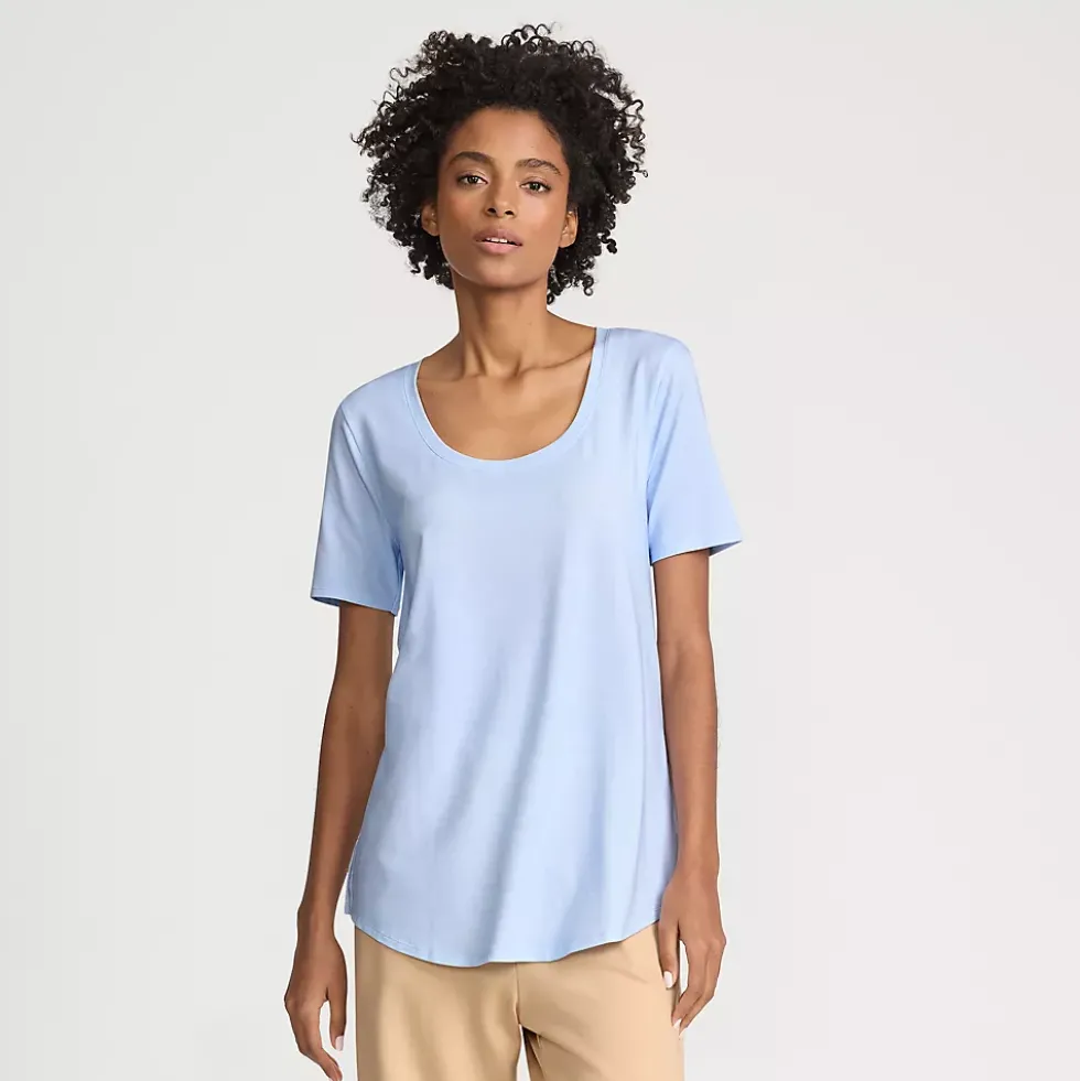 Women's Short Sleeve Power Performance Scoop Neck Curved Hem Tunic Tee