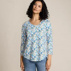 Women's 3/4 Sleeve Lightweight Jersey Shirttail Tee